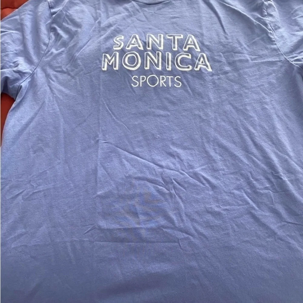 Casual T-shirt. - Picture 4 of 4